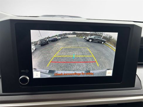 Used 2024 Toyota Tacoma TRD Off-Road image 24