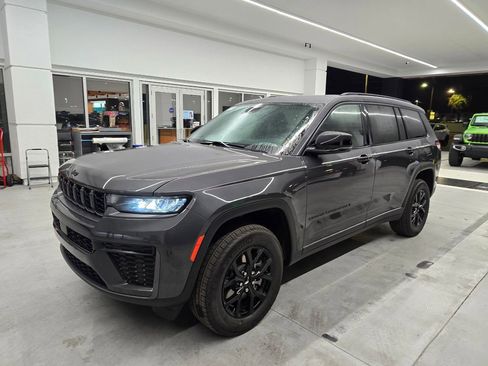 New 2026 Jeep Grand Cherokee L 4WD image 2