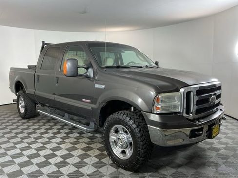 Used 2005 Ford F350 Lariat AWD/4WD image 3