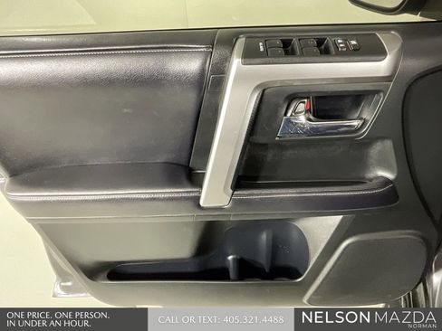 Used 2018 Toyota 4Runner SR5 Premium image 16