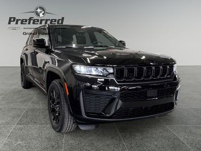 New 2026 Jeep Grand Cherokee Altitude