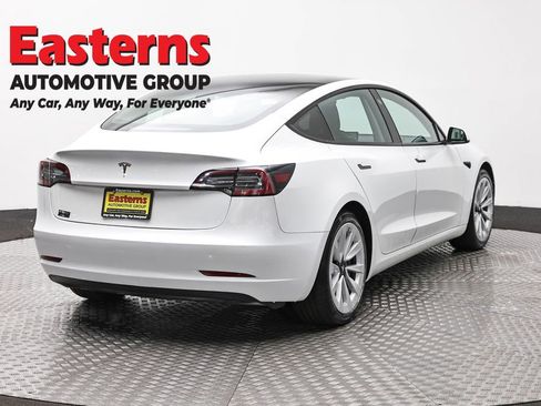 Used 2021 Tesla Model 3 Standard Range Plus RWD image 5