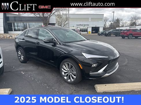 New 2025 Buick Envista Avenir image 1