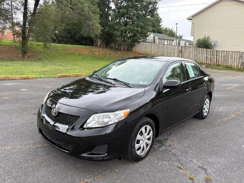 Used 2009 Toyota Corolla LE FWD image 1