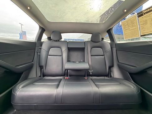 Used 2021 Tesla Model Y Long Range image 29