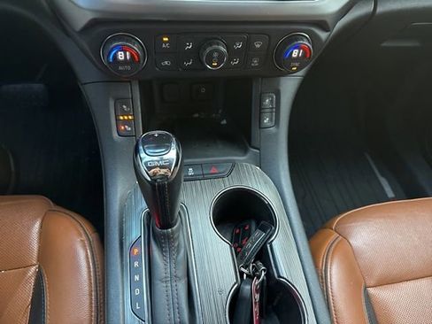 Used 2019 GMC Acadia SLT image 23