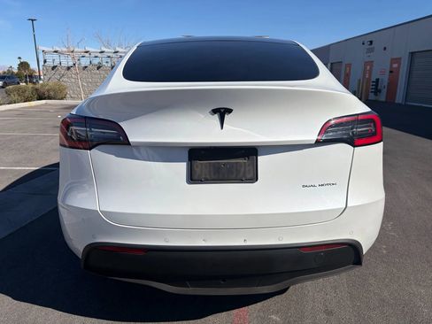 Used 2020 Tesla Model Y Long Range image 9