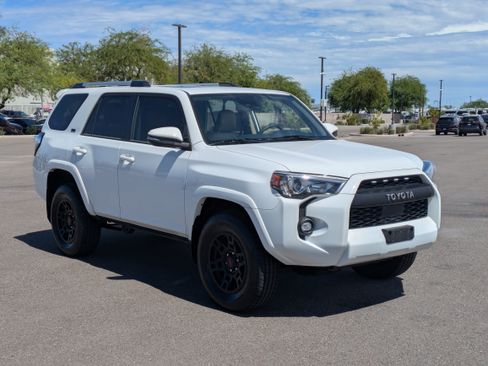 Used 2022 Toyota 4Runner SR5 Premium w/ Moonroof Package AWD/4WD image 7