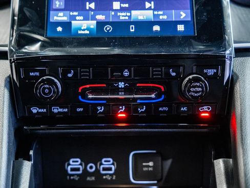 New 2025 Jeep Grand Cherokee Altitude image 22