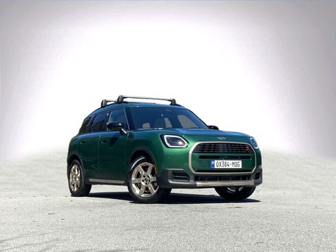 Certified 2025 MINI Cooper Countryman S image 2
