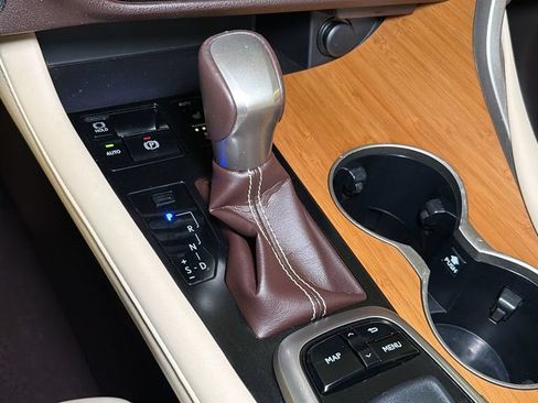 Used 2019 Lexus RX 450h AWD image 28