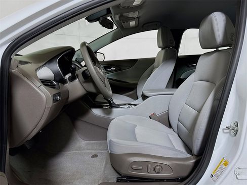 Used 2022 Chevrolet Malibu LT image 18