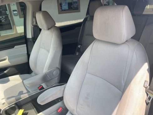 Used 2018 Honda Odyssey LX image 6