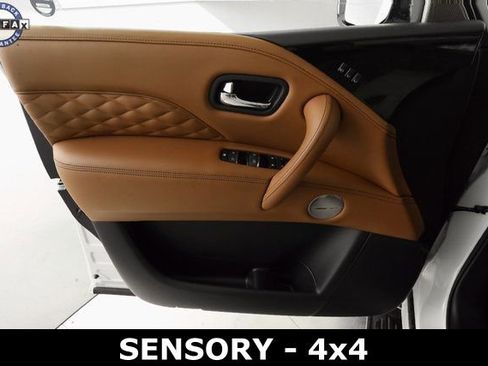 Used 2024 INFINITI QX80 Sensory image 11