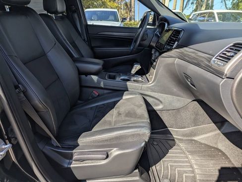 Used 2021 Jeep Grand Cherokee Laredo X image 10