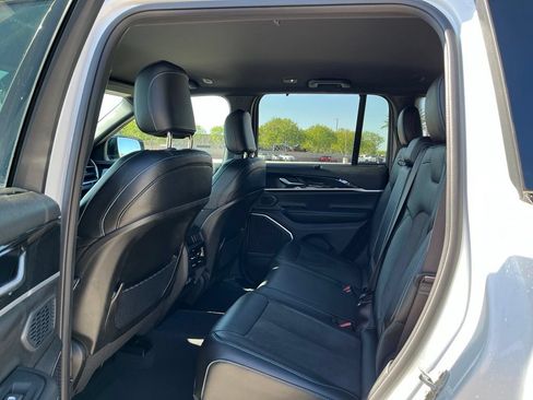 Used 2023 Jeep Grand Cherokee Trailhawk w/ Luxury Tech Group III AWD/4WD image 17