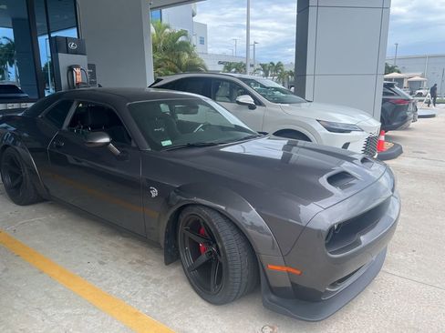Used 2019 Dodge Challenger SRT Hellcat RWD image 1