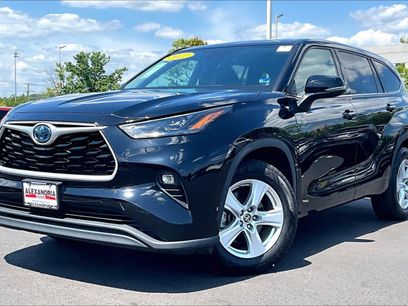 Used 2022 Toyota Highlander LE