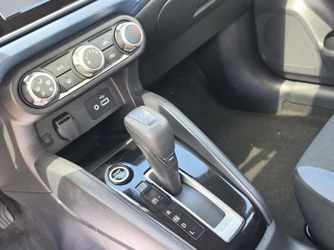 Used 2025 Nissan Versa SV FWD image 10