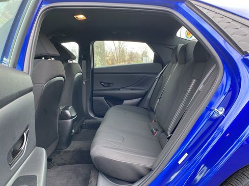 Certified 2025 Hyundai Elantra Sport w/ Cargo Package image 13