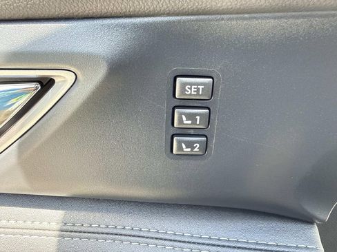 Used 2023 Subaru Ascent Limited w/ Technology Package AWD/4WD image 25