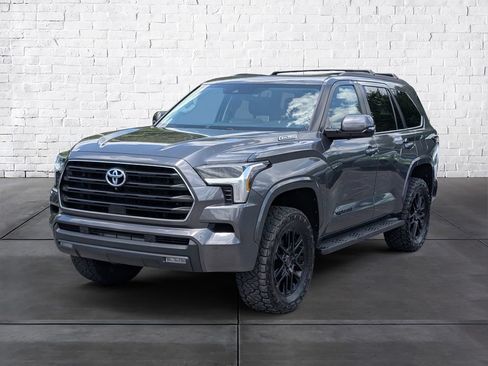 Used 2024 Toyota Sequoia SR5 w/ SR5 Premium Package AWD/4WD image 4