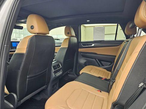 Certified 2024 Volkswagen Atlas Cross Sport SEL R-Line AWD/4WD image 11