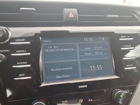 Used 2020 Toyota Camry SE image 9