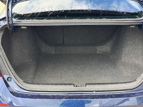 Used 2018 Honda Accord Touring image 9