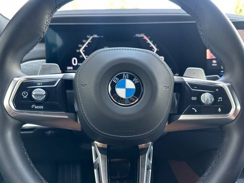 Used 2025 BMW 740i w/ Premium Package RWD image 29