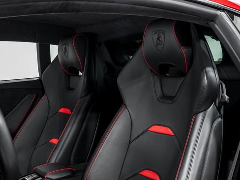 Used 2020 Lamborghini Huracan EVO AWD/4WD image 19