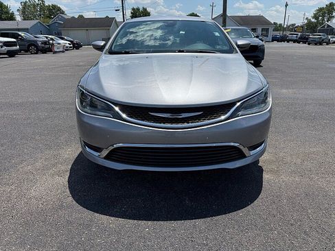 Used 2016 Chrysler 200 Limited FWD image 11