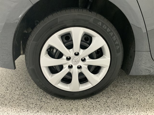 Used 2025 Toyota Corolla LE FWD image 11