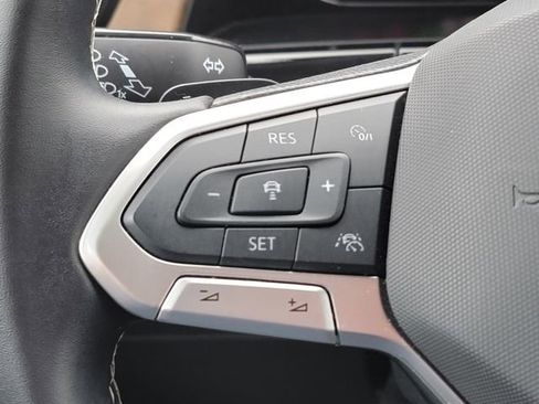 Used 2025 Volkswagen Atlas SE image 35