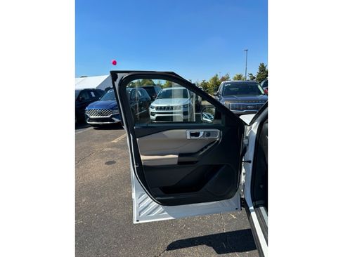 Used 2020 Ford Explorer Limited image 6