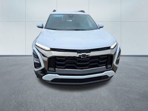New 2026 Chevrolet Equinox ACTIV image 2