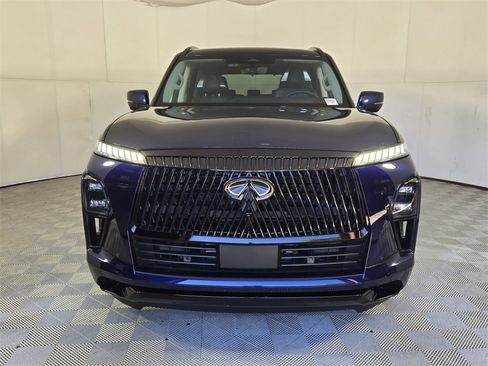Used 2025 INFINITI QX80 Sensory image 3
