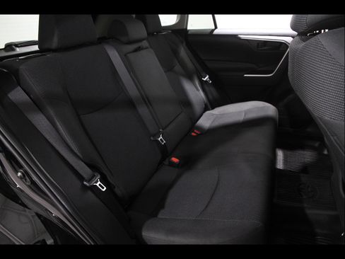 Used 2024 Toyota RAV4 LE AWD/4WD image 17