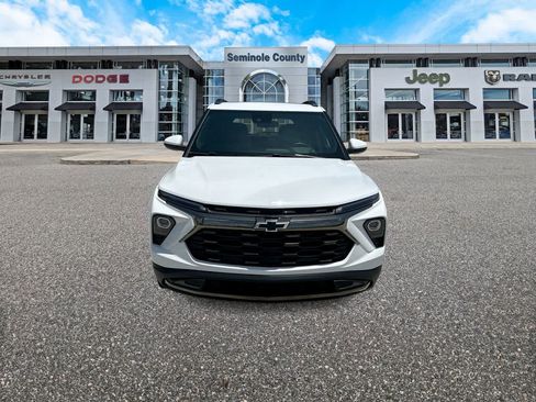 Used 2024 Chevrolet TrailBlazer ACTIV w/ Convenience Package FWD image 3