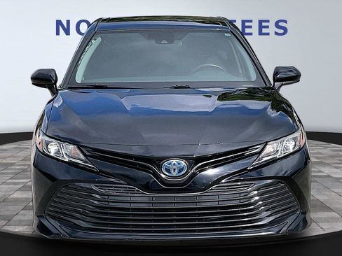 Used 2020 Toyota Camry LE image 2