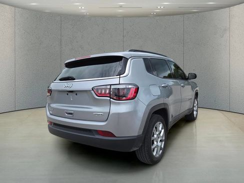 Certified 2022 Jeep Compass Latitude AWD/4WD image 5