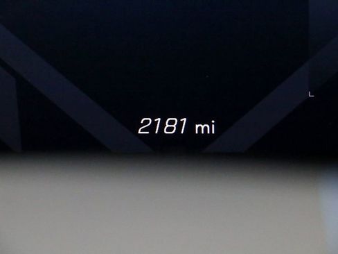 Used 2025 Chevrolet Corvette E-Ray w/ Stealth Interior Trim Package image 18