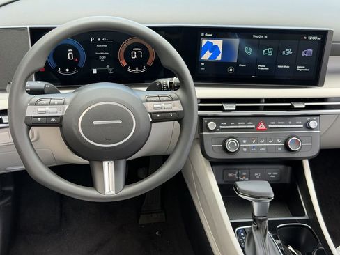 New 2026 Hyundai Tucson SE image 12