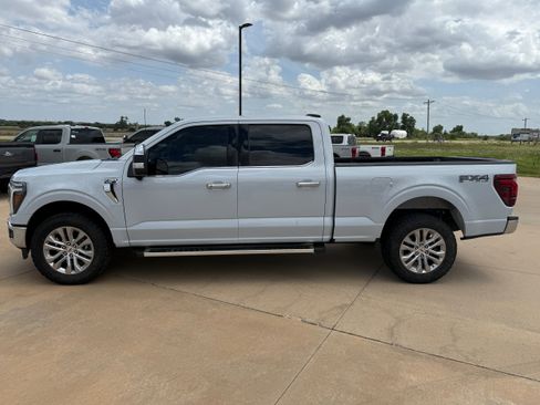 Used 2025 Ford F150 Lariat w/ Equipment Group 501A Mid AWD/4WD image 4