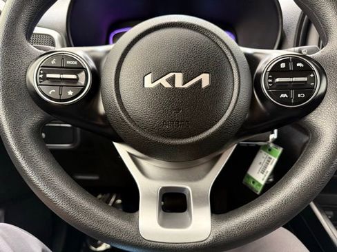 Used 2023 Kia Soul LX w/ LX Technology Package image 36