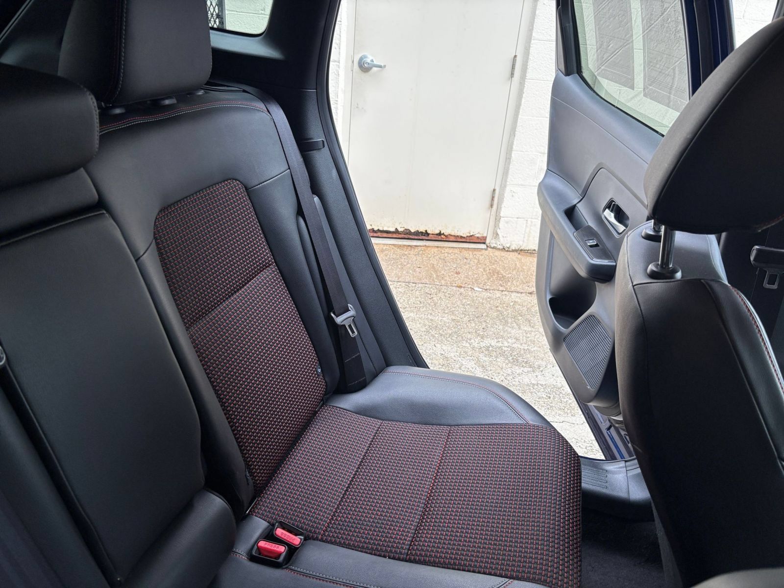 Used 2026 Nissan Kicks SR AWD/4WD image 33