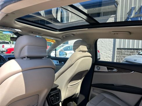 Used 2019 Lincoln Nautilus Reserve w/ Ultimate Package AWD/4WD image 3
