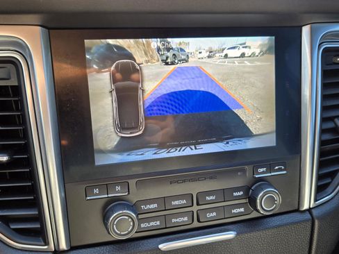 Used 2018 Porsche Macan Turbo image 13