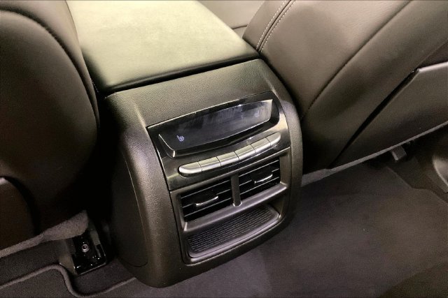 Used 2024 Cadillac XT5 Premium Luxury AWD/4WD image 9
