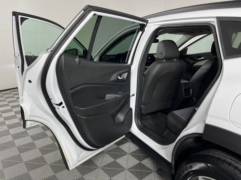 Used 2024 Chevrolet Trax LT w/ Driver Confidence Package FWD image 39